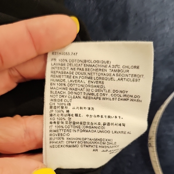 Ami Black T-Shirt with Heart Logo - Picture 12 of 12